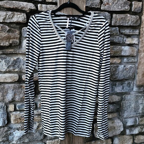 Poof Crisscross Striped Tee NWT - Picture 1 of 4